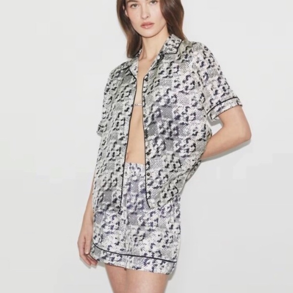 Tory Burch Silk Shorts – Pixel Logo Print – New Without Tags Tory Burch Silk Shorts – Pixel Logo Print – New Without Tags